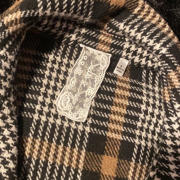 SADIE & SAGE flannel & black denim top 🔥 - Picture 3 of 4